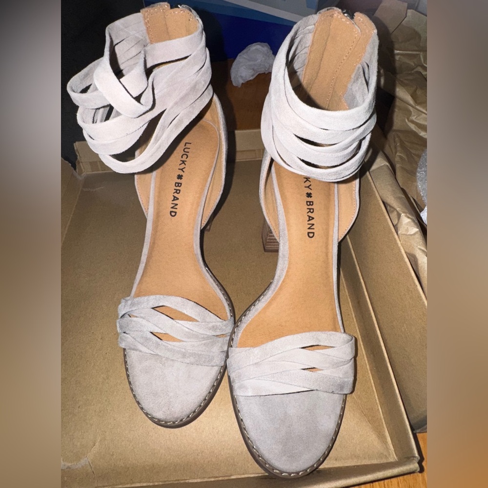 Lucky Brand Grayish/Purple Heel with Ankle Strap and Woven Design size 7.5